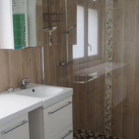 Holiday home Le Bois Aux Ecureuils - Eichhoernchenwald By Interhome Fierville-les-Mines