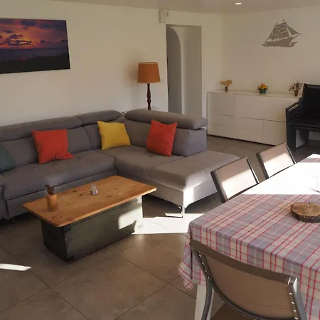 Le Bois Aux Ecureuils - Eichhoernchenwald By Interhome Holiday home Fierville-les-Mines